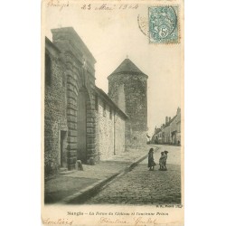 77 NANGIS. Ferme du Château et ancienne Prison 1904