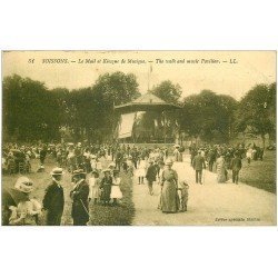 carte postale ancienne 02 SOISSONS. Mail et kiosque à Musique. Timbres Taxe du Luxembourg 1923