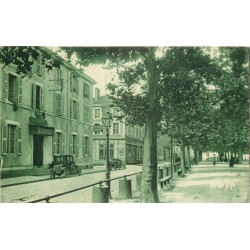 85 LA ROCHE-SUR-YON. Voitures anciennes devant Hôtel de l'Europe sur la Place d'Armes 1935