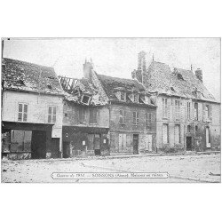 carte postale ancienne 02 SOISSONS. Maisons en ruines. Coiffeur