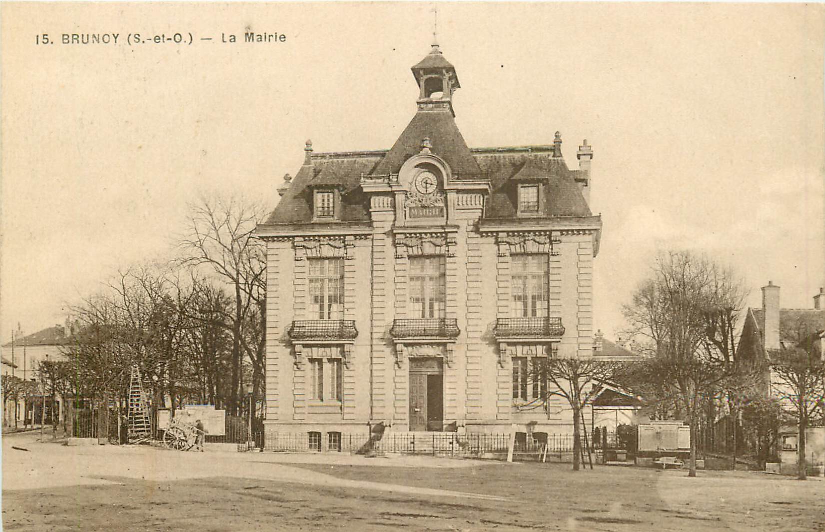 BRUNOY. La Mairie