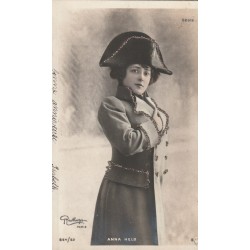 Artiste Comédienne Chanteuse. ANNA HELD en Napoléon à la Scala 1904 par Reutlinger