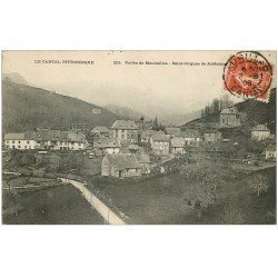 carte postale ancienne 15 SAINT-CIRGUES de JORDANNE. Le Village Vallée de Mandailles 1908