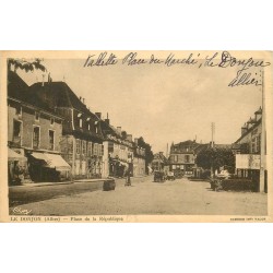 03 LE DONJON. Place de la République, Pâtisserie et Café Hôtel Perichon 1943