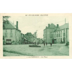 63 SAINT-PARDOUX. La Place avec Café