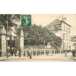 93 LE PRE SAINT-GERVAIS. Rentrée de Promenade à l'Institution Waysse