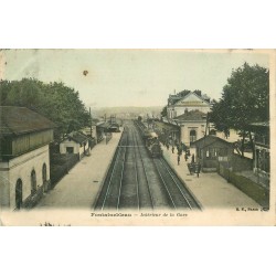 77 FONTAINEBLEAU. Train à l'intérieur de la Gare 1907