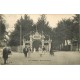 17 FOURAS. Entrée du Casino avec enfant sur auto à pédales 1912