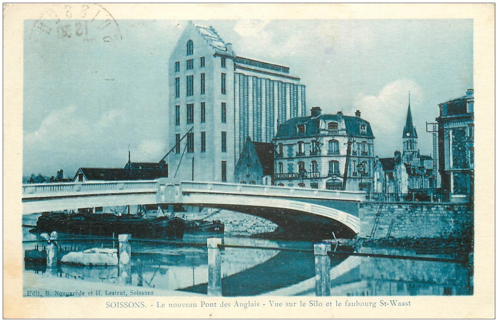 carte postale ancienne 02 SOISSONS. Pont des Anglais. Silo et Faubourg Saint-Waast vers 1933