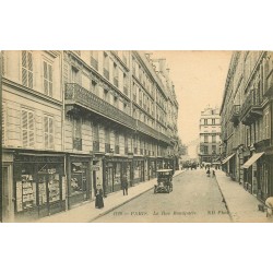 PARIS 06. Voiture ancienne et Commerces rue Bonaparte
