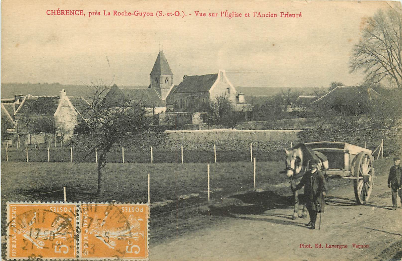 95 CHERENCE. Attelage de Paysans avec vue sur l'Eglise et l'ancien Prieuré 1923
