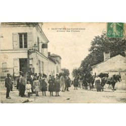 16 SAINT-MÊME-LES-CARRIERES. Attelage et grosse animation avenue des Tilleuls 1923