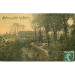 80 DOULLENS. Ecole de Préservation intérieur de la Citadelle 1908