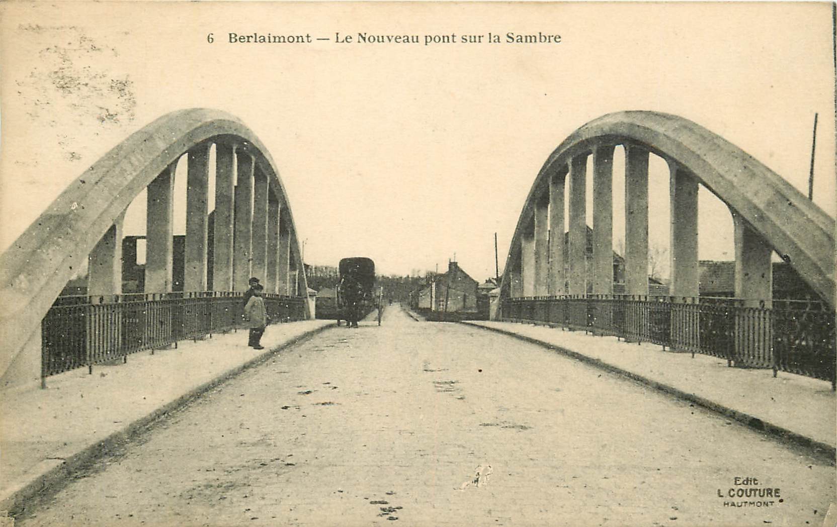 59 BERLAIMONT. Attelage sur le Nouveau pont sur la Sambre 1924