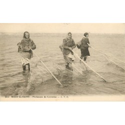 59 MALO LES BAINS. Pêcheuses de Crevettes