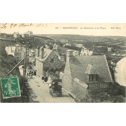 22 TRESTRAOU. La Descente à la Plage avec attelage Hôtel Martret 1913