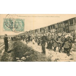 10 MAILLY-LE-CAMP. Débarquement 6 Division Infanterie à la Gare 1906