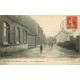 59 NEUVILLE-EN-FERRAIN. Rue du Patronage animée 1920