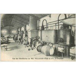 carte postale ancienne 16 COGNAC. Employés Distillerie Pellisson