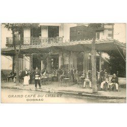 16 COGNAC. Grand Café du Chalet. Vendeur de journaux ambulant et buveurs d'Absinthe