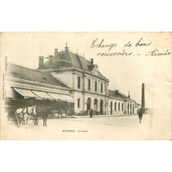 52 ROANNE. Diligence devant la Gare 1902