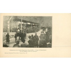 38 Evènements de la Grande Chartreuse en 1903. Groupe de Manifestants sous hangars ralliement