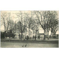 16 LA COURONNE. Animation devant l'Eglise Place Hôtel de Ville 1906