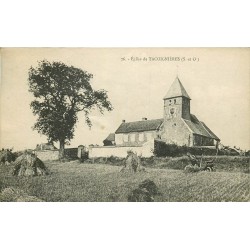 78 TACOIGNIERES. L'Eglise avec une Didot voiture ancienne 1935