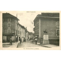 38 PONTCHARRA-SUR-BREDA. Café et Statue Bayard rue Docteur Charvet 1941