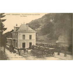 38 ALLEVARD. La Gare avec Train et nombreux carosses 1918