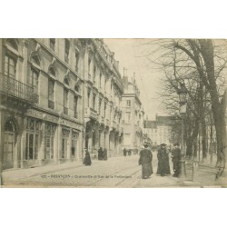 25 BESANCON. Granvelle et rue de la Préfecture avec Chausseur Dechaillet 1908