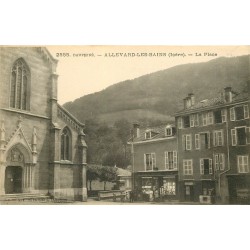 38 ALLEVARD. La Place Eglise et commerce Porte