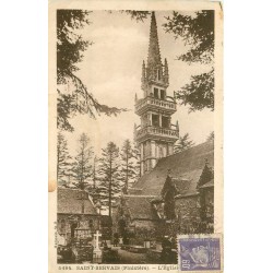 29 SAINT-SERVAIS. Eglise et Cimetière