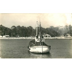 Photo Cpsm 40 CAPBRETON. Canal et Bateau de Pêche 1958