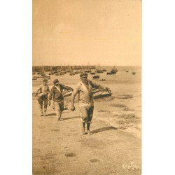 85 ILE DE NOIRMOUTIER. Arrivée des Pêcheurs de Sardines au Port de l'Herbaudière