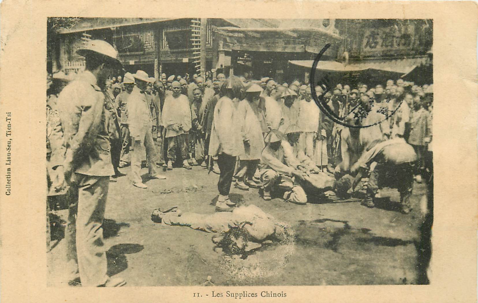 CHINE. Les Supplices Chinois vers 1912 " Les décapités et entérés "