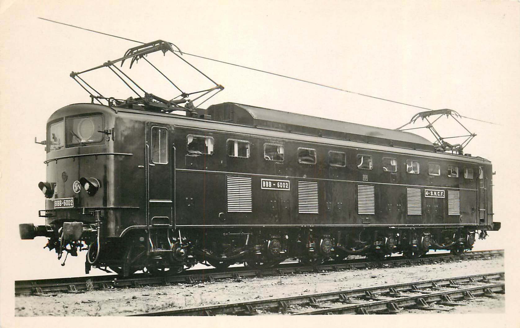Photo Cpsm avec notice LOCOMOTIVE électrique à courant continu 1500 V.