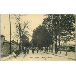 16 RUELLE. Route de Limoges vers 1910. Carte émaillographie