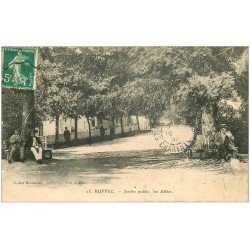 carte postale ancienne 16 RUFFEC. Jardin Public les Allées 1909 avec personnages assis
