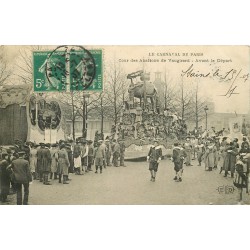 PARIS XV. Le Carnaval Cour des Abattoirs de Vaugirard avant le Départ 1907