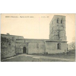 carte postale ancienne 16 SERS. L'Eglise avec Enfants assis 1917 (fine plissure coin droit)..