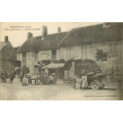 60 MORIENVAL. Hôtel Saint-Leu voiture ancienne devant la Maison Carré