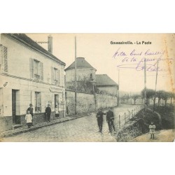 95 GOUSSAINVILLE. La Poste et le Vieux Colombier à l'entrée du Village 1917