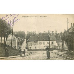 95 GOUSSAINVILLE. Animation rue du Bassin 1917