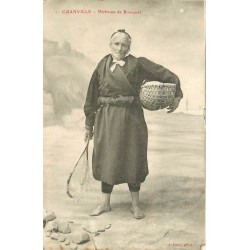 50 GRANVILLE. Pêcheuse de Bouquets vers 1905