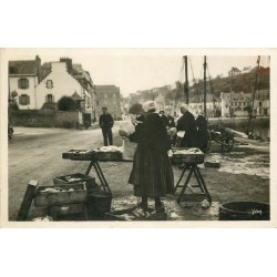 Photo Cpa 29 AUDIERNE. Marché aux Poissons 1940