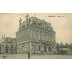 93 BAGNOLET. La Mairie animation et les Ecoles derrière vers 1918