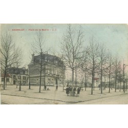 93 BAGNOLET. Ecoliers Place de la Mairie et les Ecoles derrière vers 1915