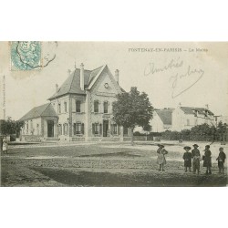 95 FONTENAY-EN-PARISIS. Ecoliers devant la Mairie vers 1905