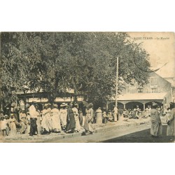 Guadeloupe. BASSE-TERRE. Le Marché grosse animation 1908